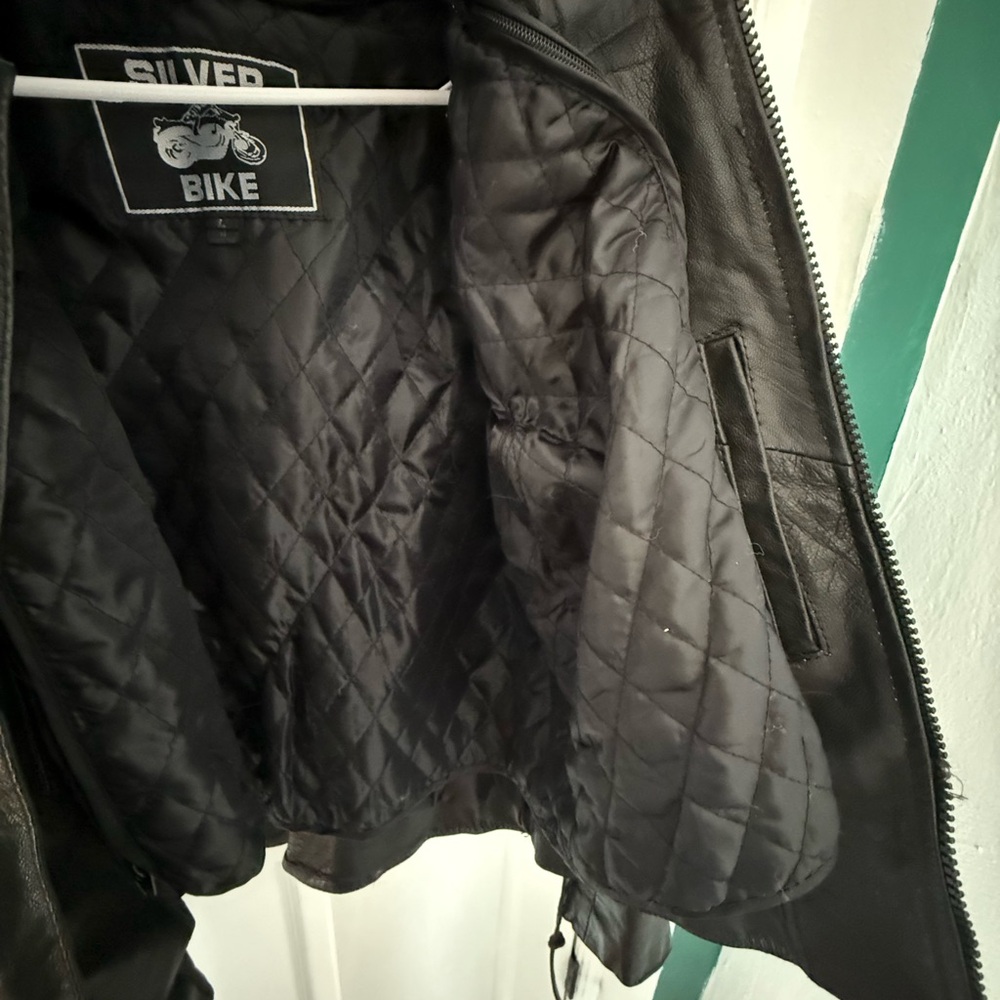 Women's Black Leather Fringe Jacket - Picture 9 of 13